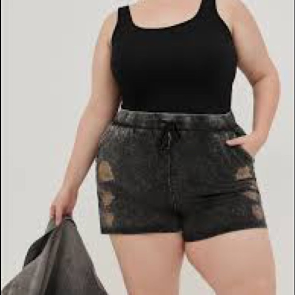 Torrid LOVESICK PULL-ON SHORT - FRENCH TERRY ROSE WASHED GREY Size 2X